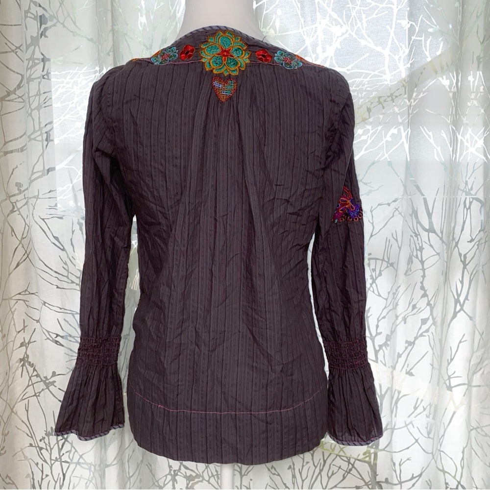 3J JOHNNY WAS flower butterfly heart embroidered gray long sleeve neck tie top - Picture 4 of 11